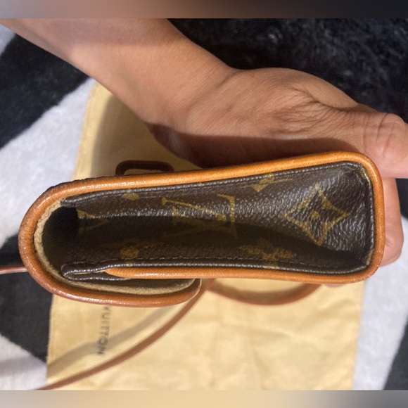 💯% Authentic Louis Vuitton belt bag - Picture 13 of 13